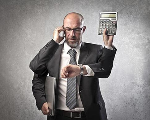 Почему любимый все больше уходит в работу?