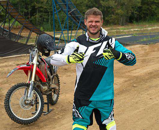 Владимир Яглыч увлекся мотокроссом. Фото: материалы пресс-служб.