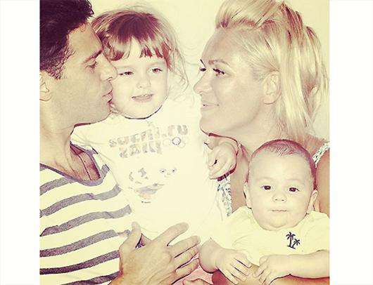 Семья Макарских. Фото: Instagram.com/makarskie.