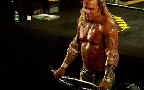 Микки Рурк вышел в Москве на бой