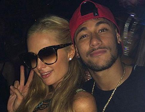 Футболист Неймар получил выговор за фотографии с Пэрис Хилтон