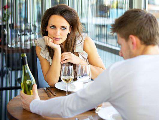 Оказывается, в первую очередь мужчины обращают внимание на зубы. Фото: Fotolia/PhotoXPress.ru.