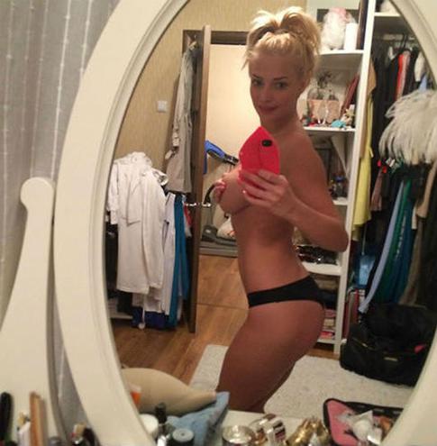 Хакеры показали интимные фото российских звезд