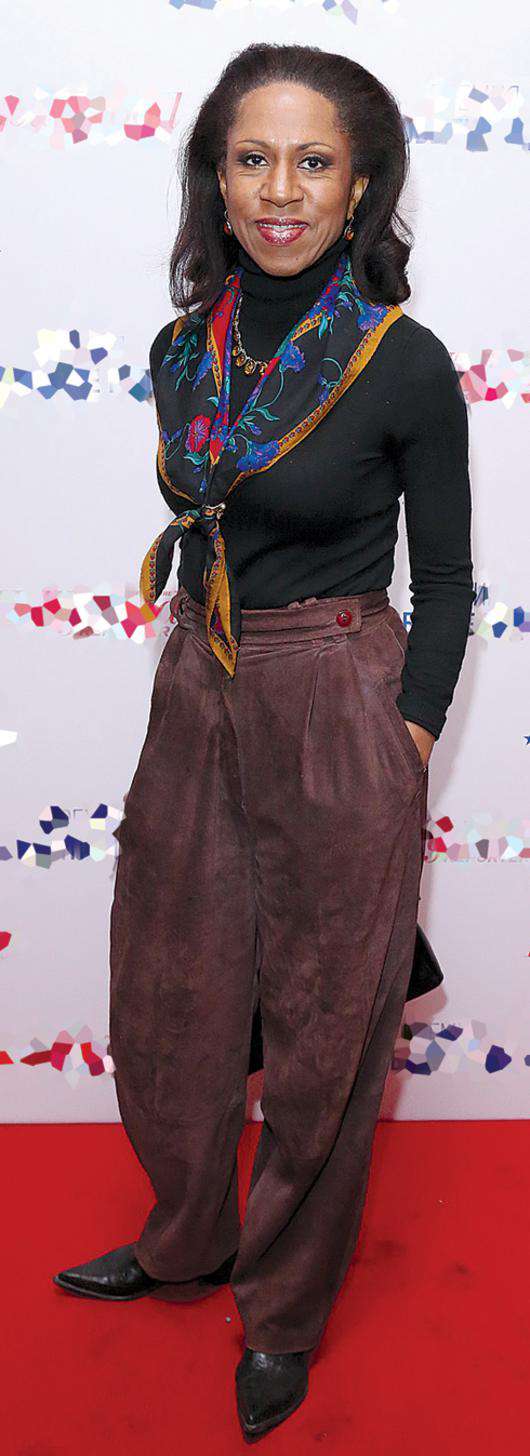 Елена Ханга.