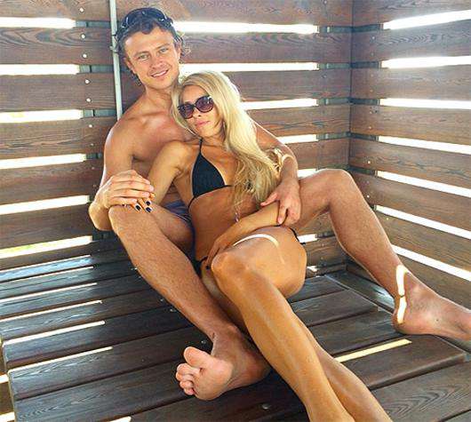 Прохор Шаляпин отдыхает с молодой блондинкой. Фото: Instagram.com/p_shalyapin.