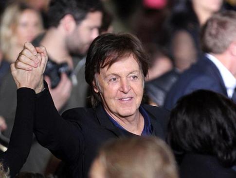 Пол Маккартни попал в авиакатастрофу