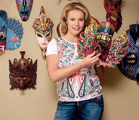 Екатерина Коновалова «Я с детства жила в окружении масок»