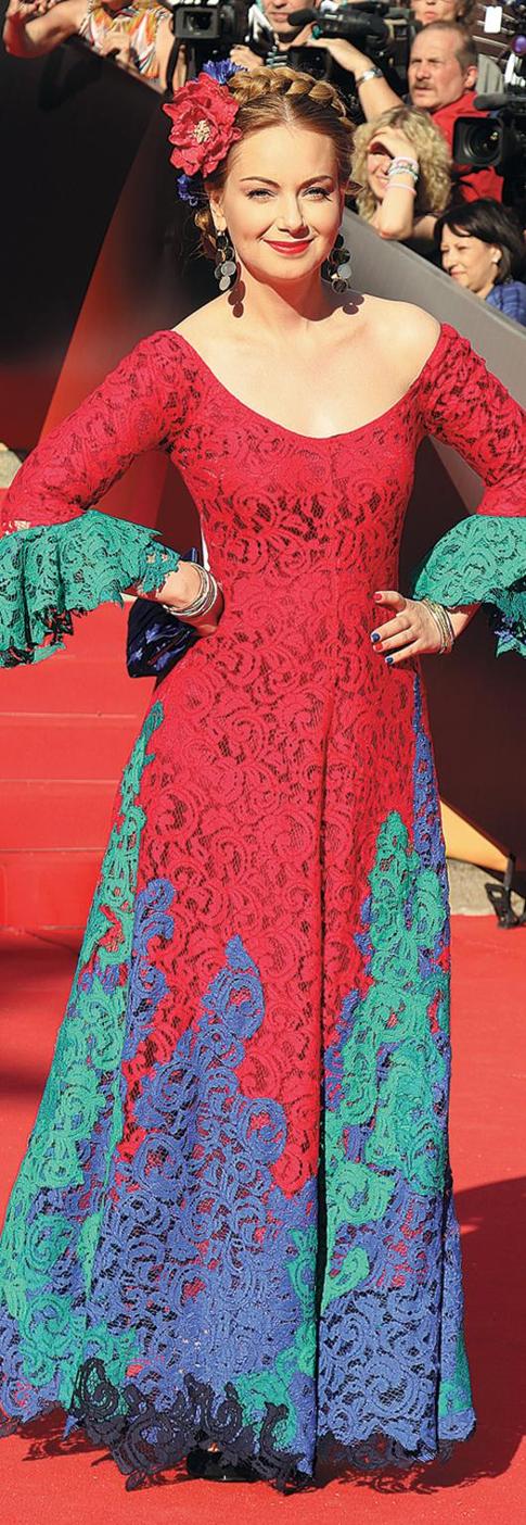 Зачем Ольга Будина нарядилась цыганкой?