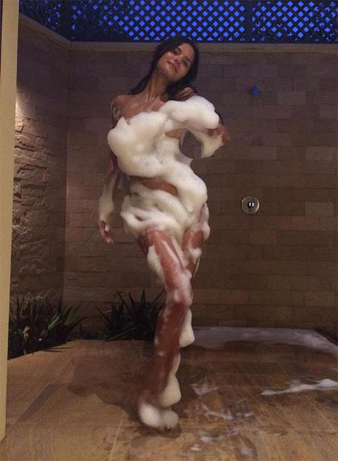 Катя Ли показала откровенное фото