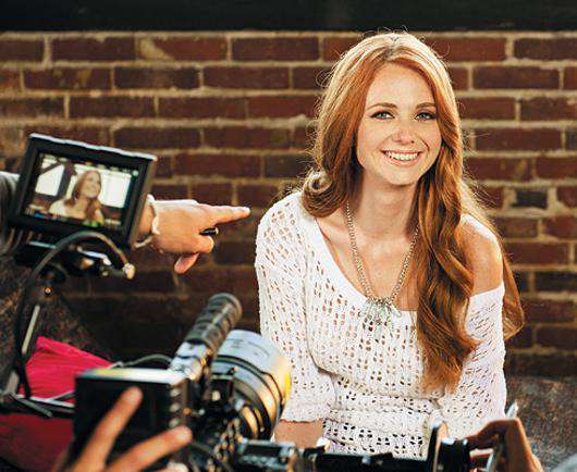 Лена Катина.