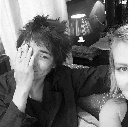 «Я люблю Париж. Я никогда не была там», - подписала Рената этот снимок. Фото: социальные сети