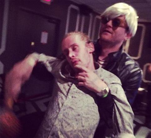 Маколей Калкин шутит со смертью