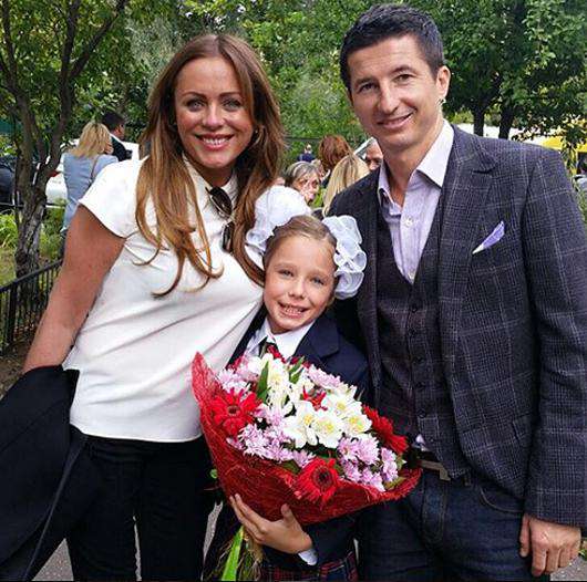 Юлия Началова с экс-супругом Евгением Алдониным и дочкой Верой. Фото: Instagram.com/julianachalova.