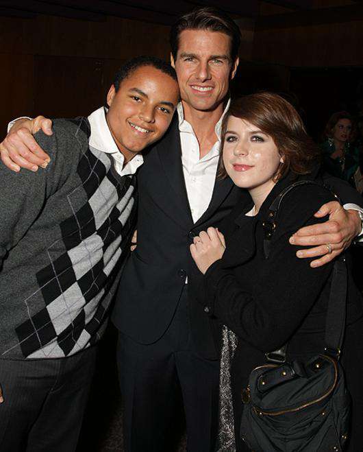 Том Круз со своими приемными детьми Изабеллой и Коннором. Фото: Rex Features/Fotodom.ru.