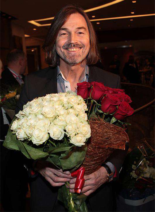 Никас Сафронов.