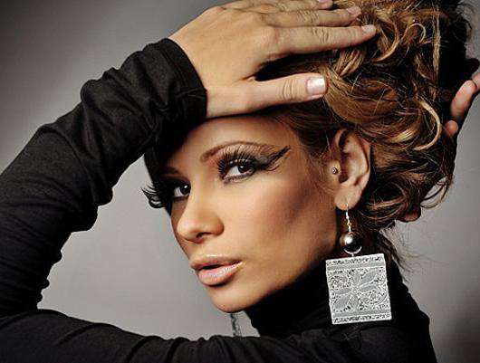 Айза Долматова.