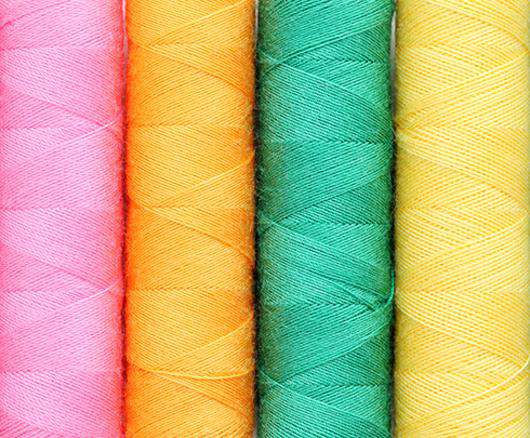 Правильный цвет одежды поможет выглядеть эффектно. Фото: Fotolia/PhotoXPress.ru.