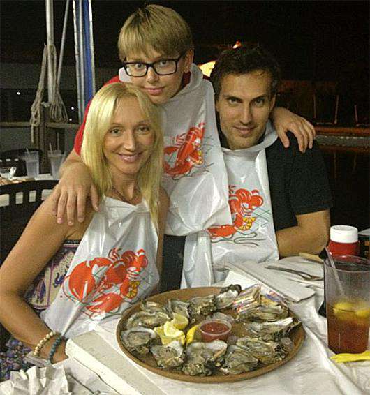 Кристина Орбакайте с сыном и мужем в Майами. Фото: Twitter.com.