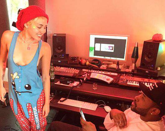 Певица все выходные занималась творчеством. Фото: социальные сети