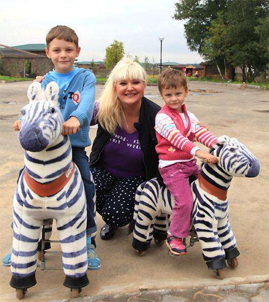 Маргарита Суханкина с детьми.