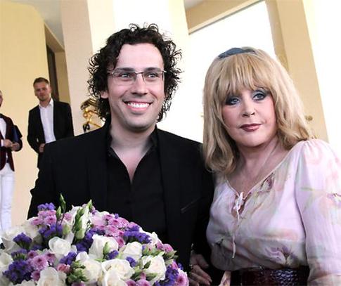 Алла Пугачева и Максим Галкин устроили крестины