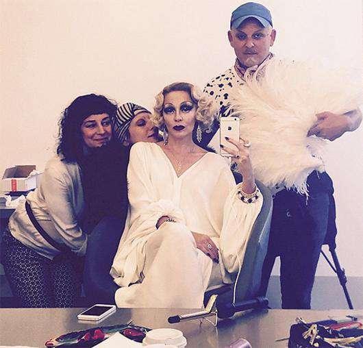 Кайли Миноуг в образе Марлен Дитрих. Фото: Instagram.com/kylieminogue.