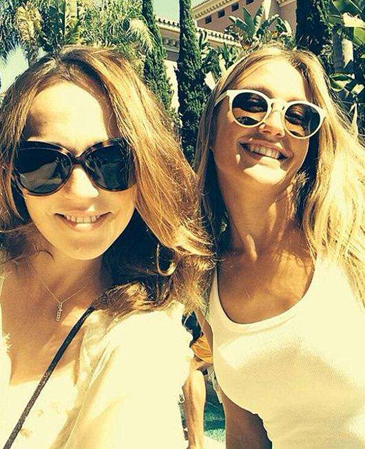 Альбина Джанабаева и Ева Бушмина. Фото: Instagram.com/bushminaofficial.