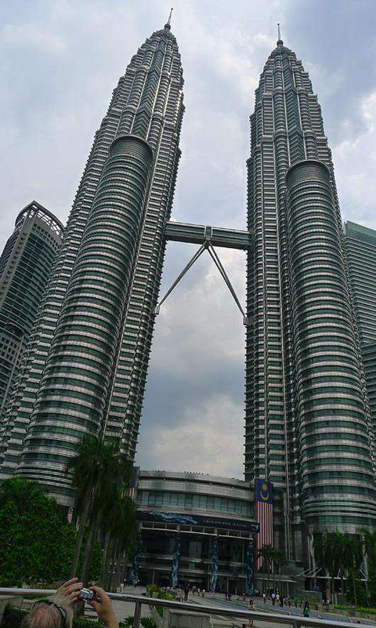 Визитная карточка Куала-Лумпур – башни-близнецы Петронас.