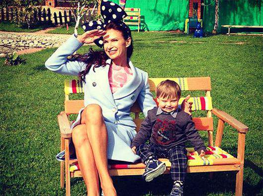 Эвелина с сыном Семеном не намерены сдаваться. Фото: социальные сети