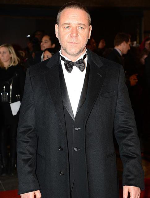 Рассел Кроу нашел замену жене