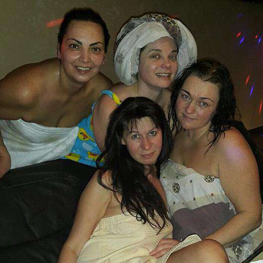 Natellanatella: «Традиционная баня перед Новым годом! С легким паром!!!» Фото: Instagram.com.