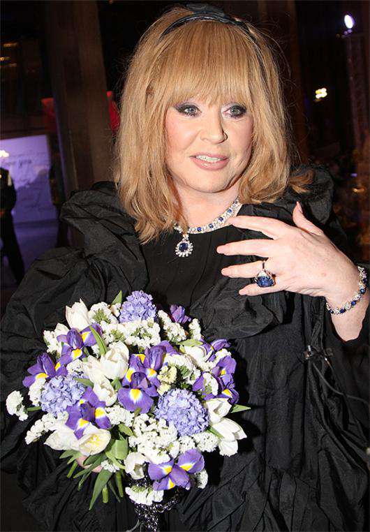 Алла Пугачева.