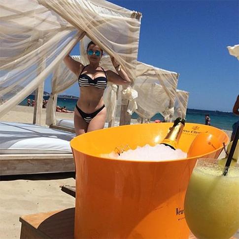 Тарзан похвастался фигурой Наташи Королевой