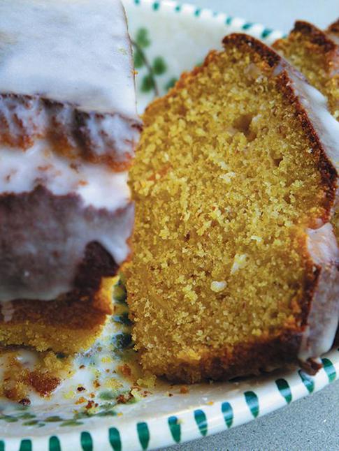 Апельсиновый кекс с миндалем и кокосом