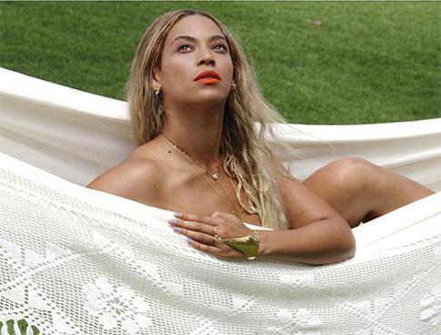 Бейонсе выпустила собственный календарь