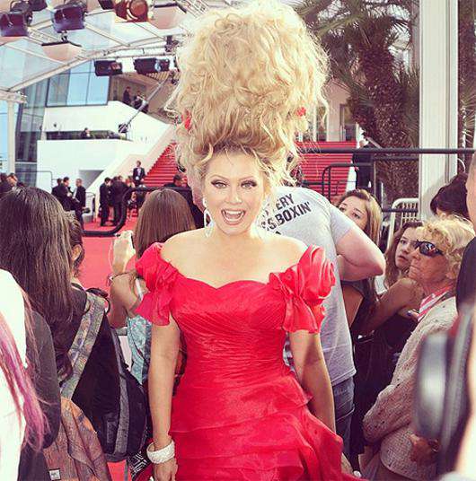 Лена Ленина на открытии Каннского кинофестиваля. Фото: Instagram.com/lenaleninaofficial.