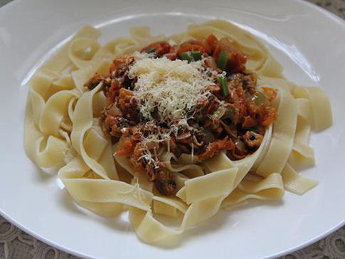 Итальянское настроение: паста с мидиями и овощами