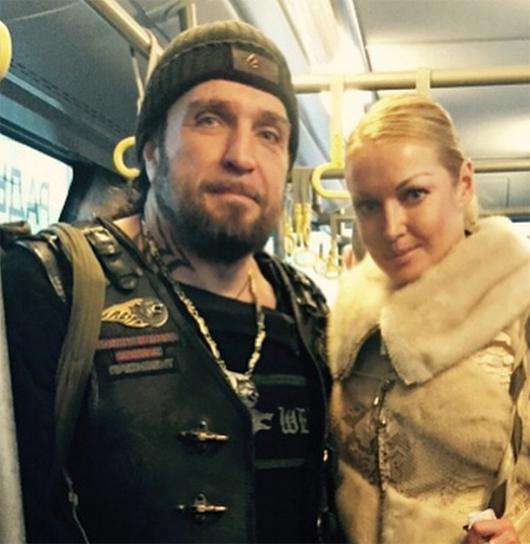 Анастасия Волочкова и Александр Хирург. Фото: Instagram.com/volochkova_art. 