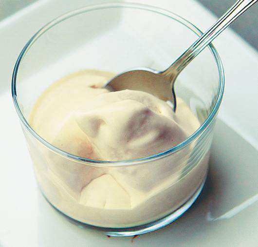 Сливочно-кофейное мороженое.