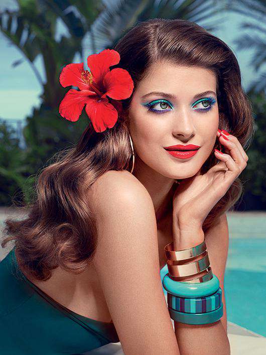Летняя коллекция макияжа Retropical от Yves Rocher.