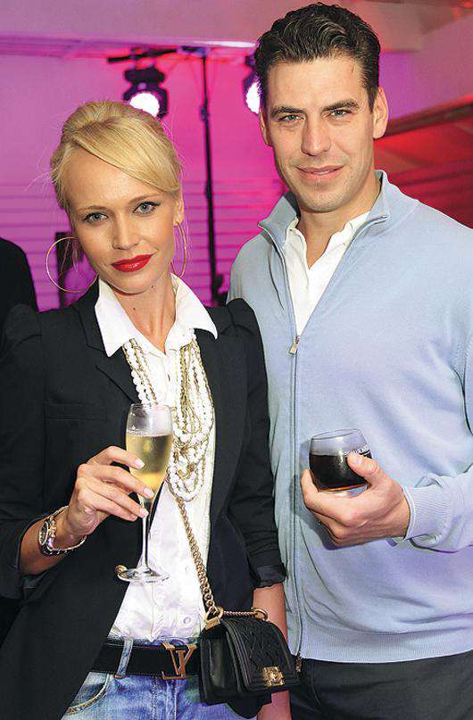 Дмитрий Дюжев с женой.