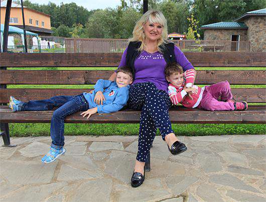 Маргарита Суханкина с детьми.