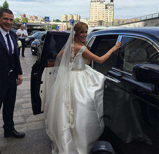 Ксения Бородина и Омар Курбанов отправляются в Кутузовский ЗАГС. Фото: Instagram.com/katyajujanew888.
