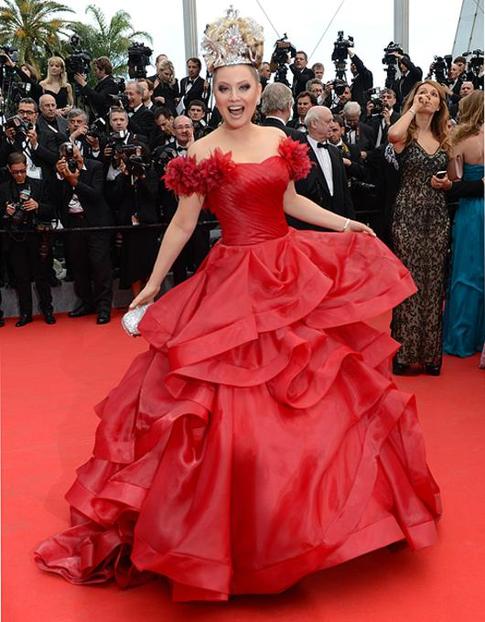 Лена Ленина короновала себя в Каннах