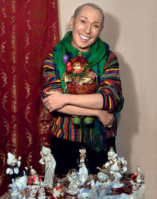 Александр Песков коллекционирует все, что связано с профессией клоуна. Фото: Мигель. Макияж: Елена Нефедова.