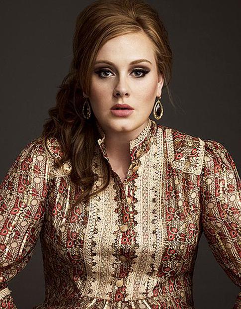 Адель могут оштрафовать из-за сына