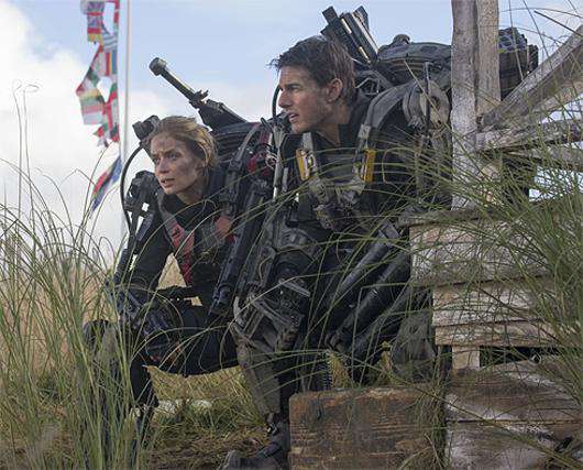 Том Круз и Эмили Блант. Кадр из фильма «Грань будущего».