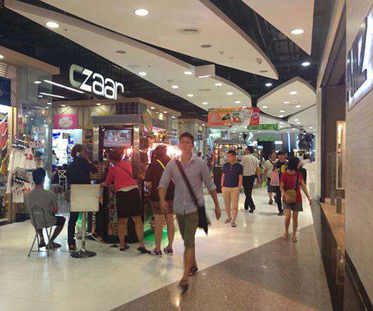 В Бангкоке - громадное количество торговых центров на любой вкус и кошелек...