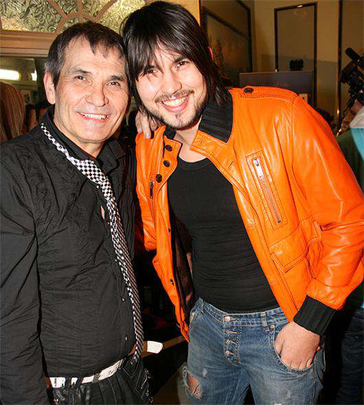 Бари Алибасов с сыном.