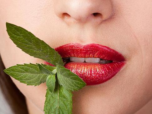 Избавляемся от неприятного запаха изо рта